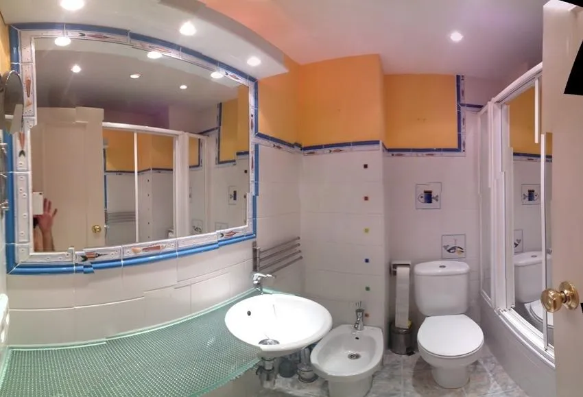 Vannitoad - Student-Friendly Flat with Terrace in Granada
