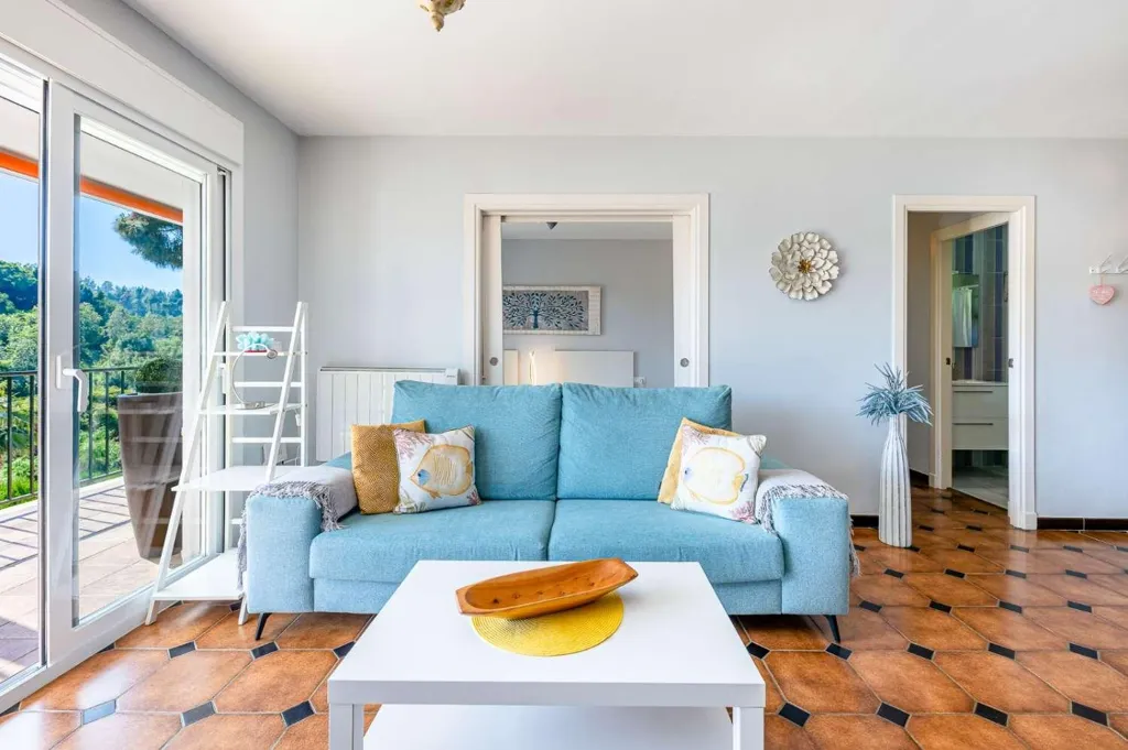 Soggiorno - Seafront Apartment with Terrace in Chaparral, Mijas