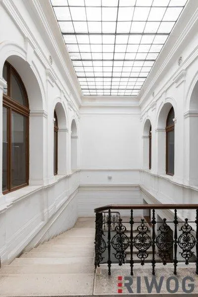 Toad - Historic Villa with Garden in Vienna