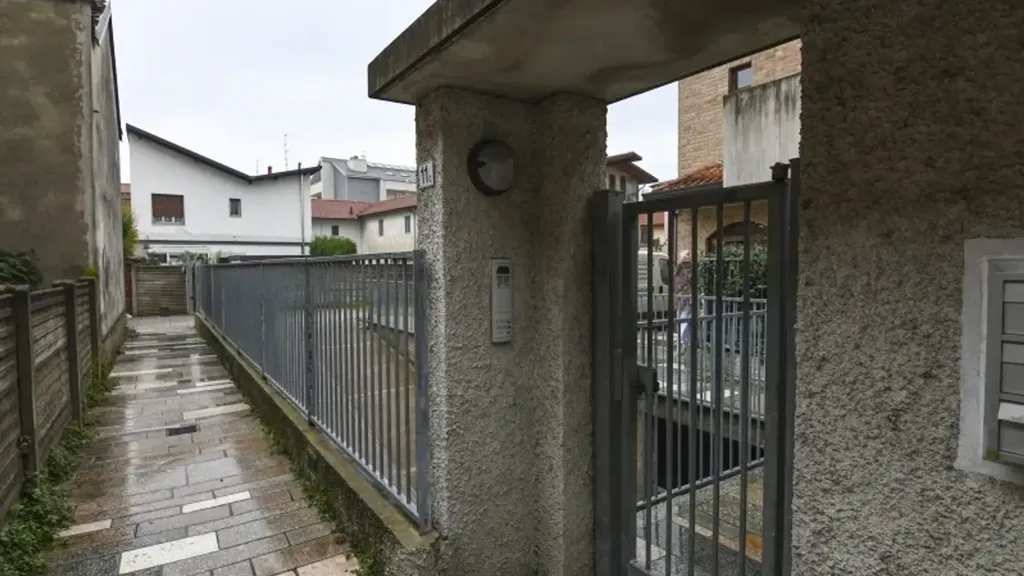 Esterno - Appartamento arredato con terrazzo a Binzago, Cesano Maderno