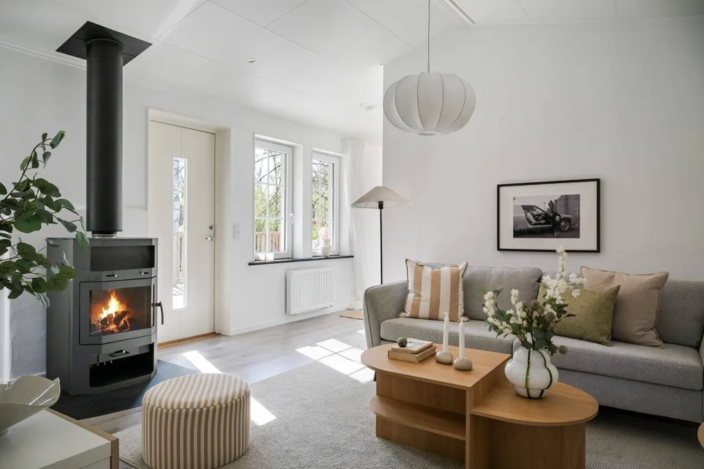 Elutuba - New Bungalow with Forest View in Hörby