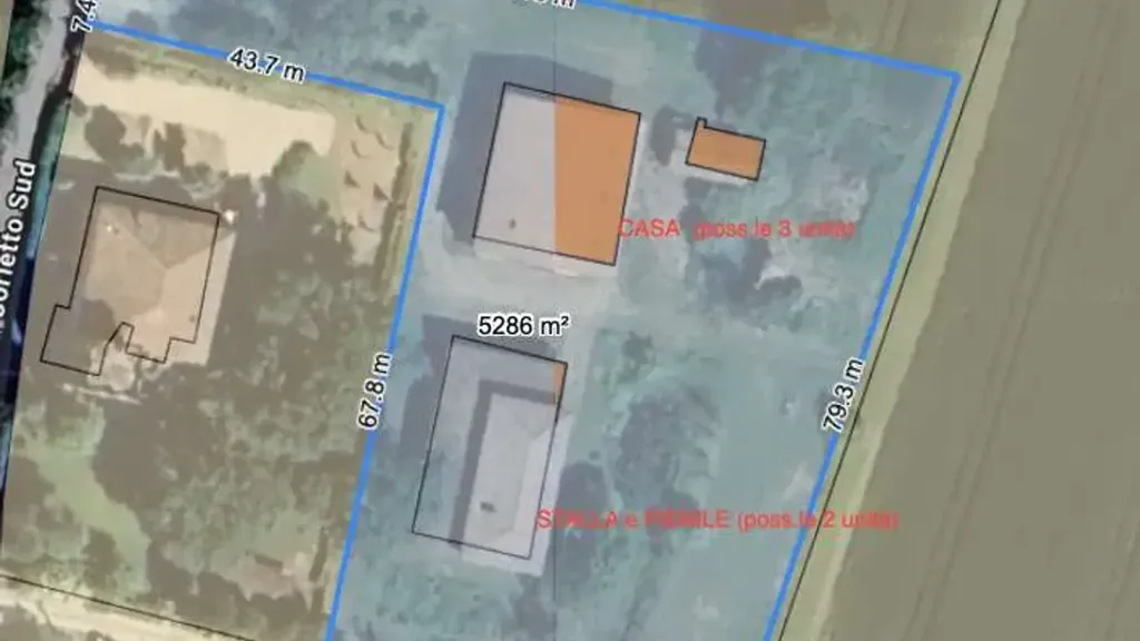 Rustic Property with Land in Baggiovara, Modena