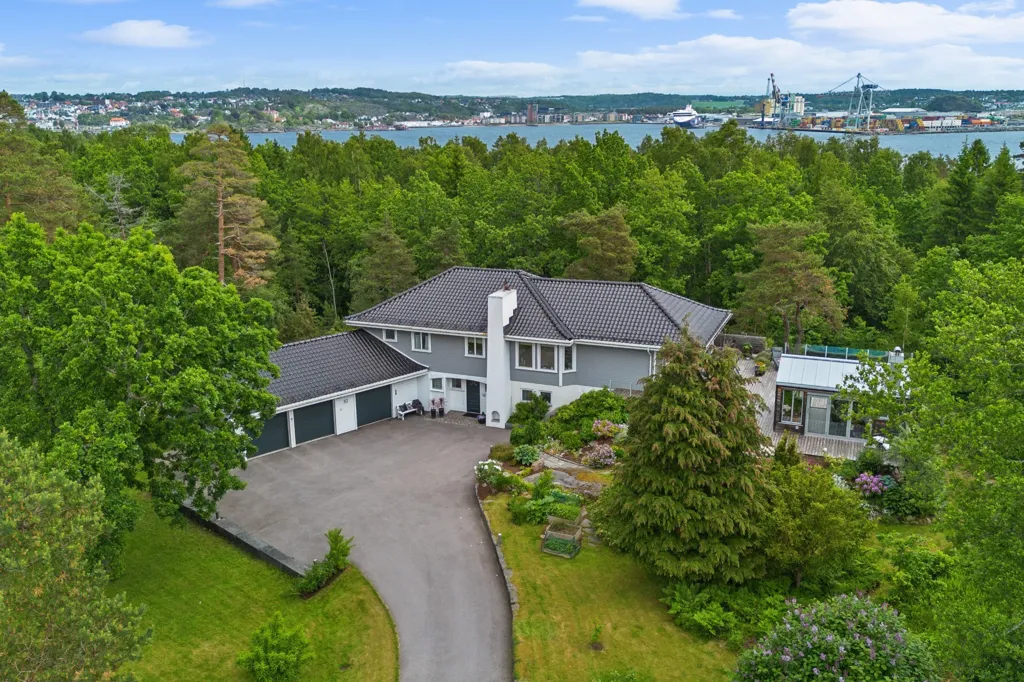 Vue aérienne - Architect-Designed House with Sea View in Larvik