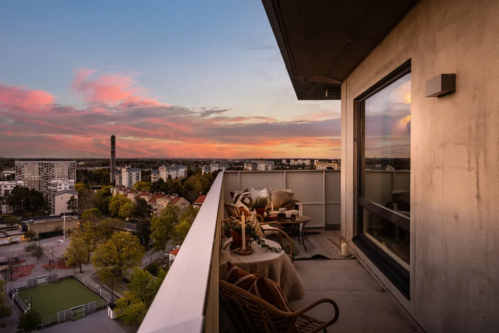 Balcone - Modern Apartment with West-Facing Terrace in Sundbyberg