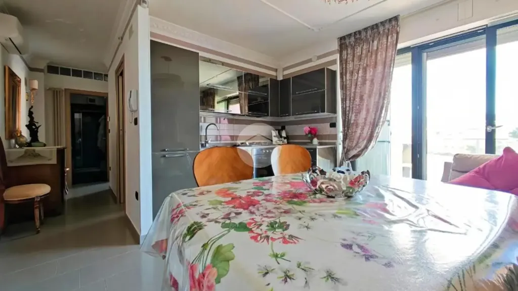 Söögituba - Modern Apartment with Balcony in Manfredonia