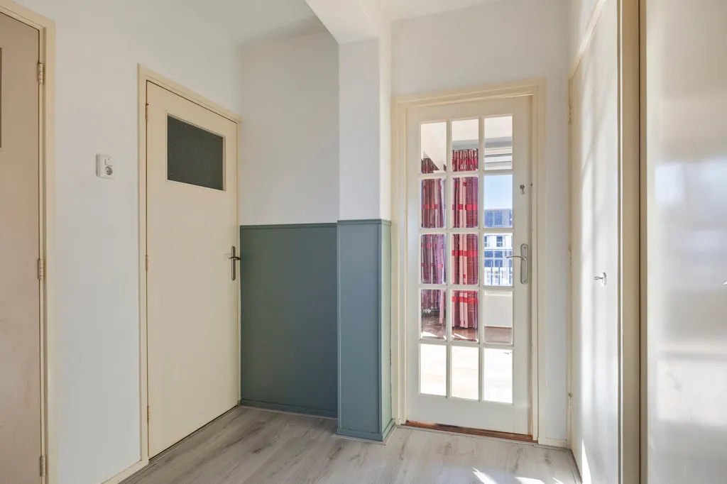 Esik - Galerij Flat with Lift in Rotterdam Centre