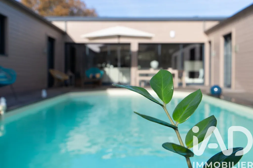Piscina - Maison en U with Pool in Saint-Pierre-du-Mont