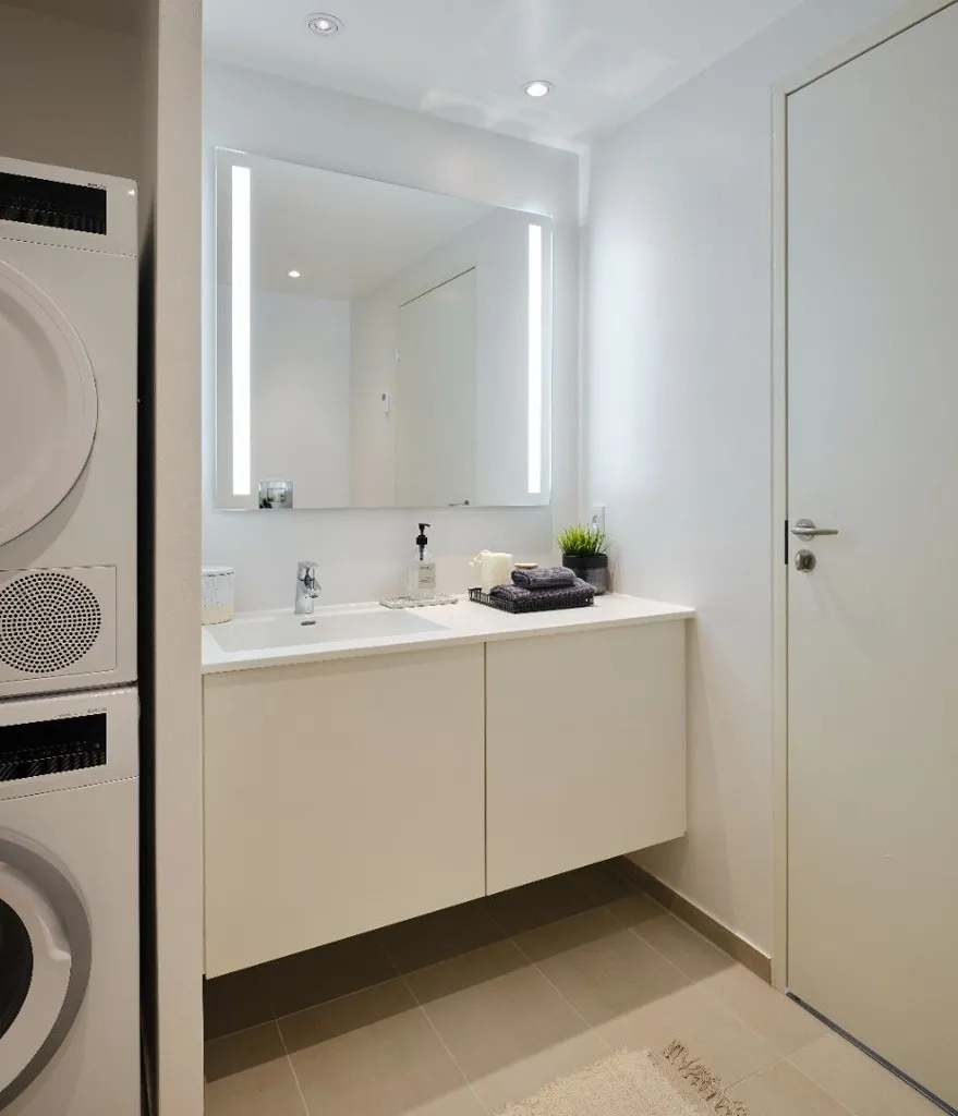 Lavanderia - Four-Room Apartment with Balcony in Hillerød
