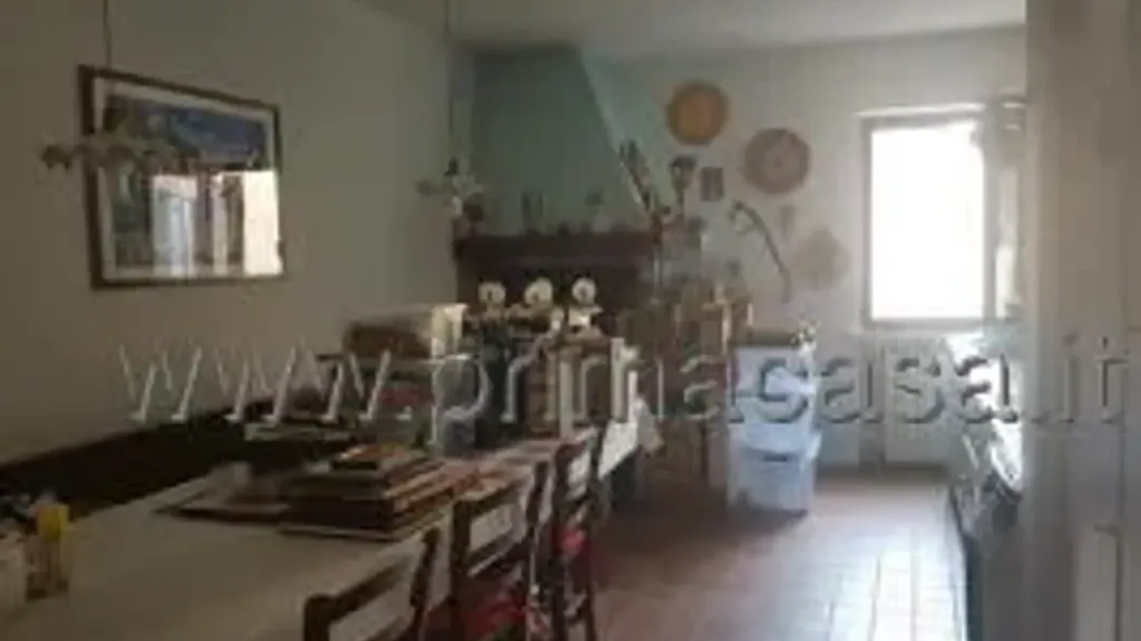 Söögituba - Spacious Apartment with Balcony in Bussolengo