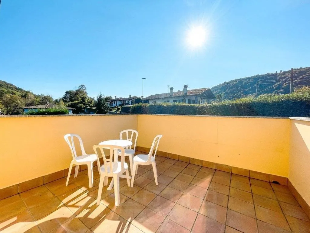 Terrasse - Luxury Villa with Pool in Brovello-Carpugnino
