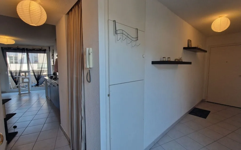 Cuisine - Appartement T2 avec Balcons au Centre de Cruseilles