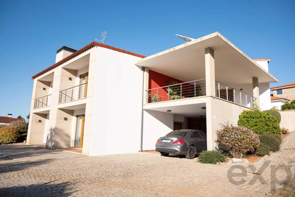 Extérieur - Luxury Villa with Greenbelt View in Friestas