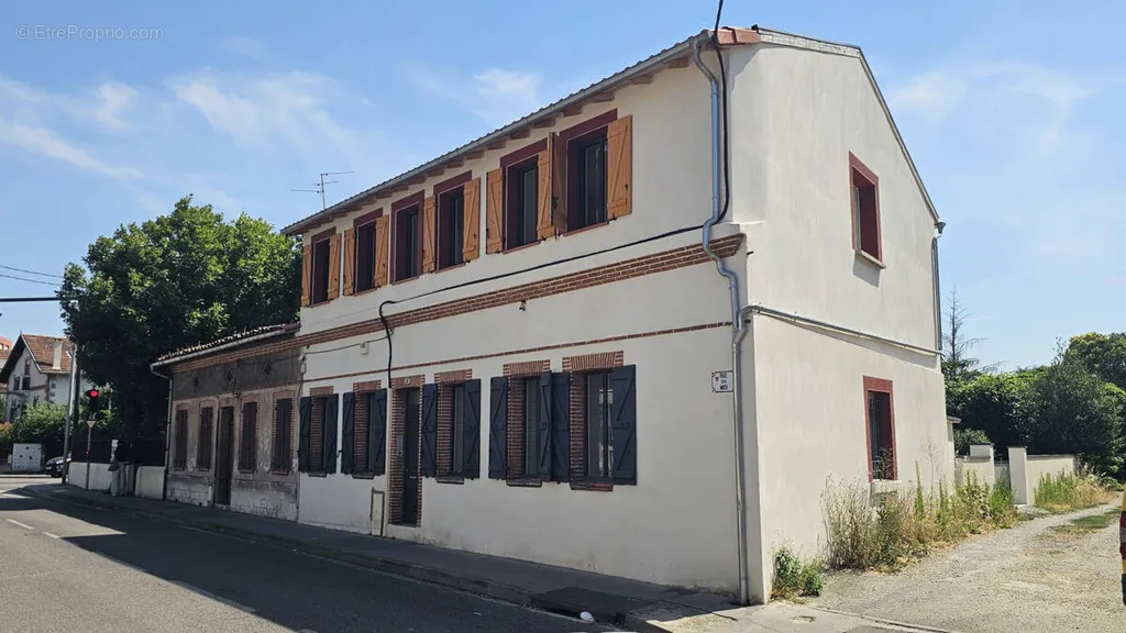 Esterno - Refurbished 2-Bed Flat with Parking in BUSCA