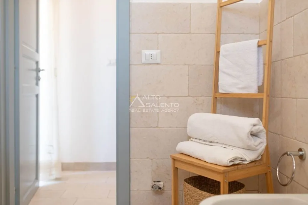 Bathrooms - Renovated Villa with Pool near Ostuni
