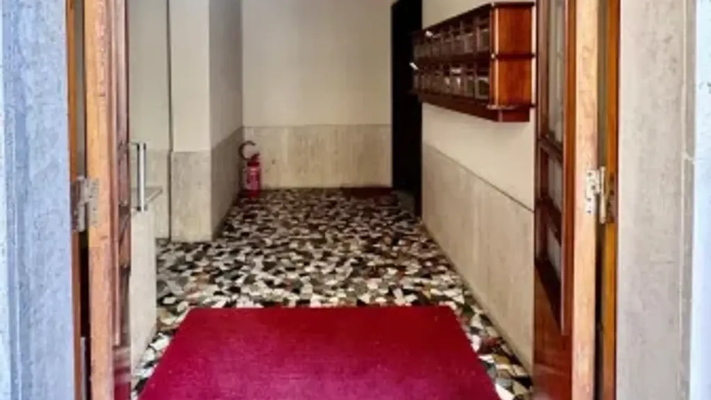 hallway_entrance