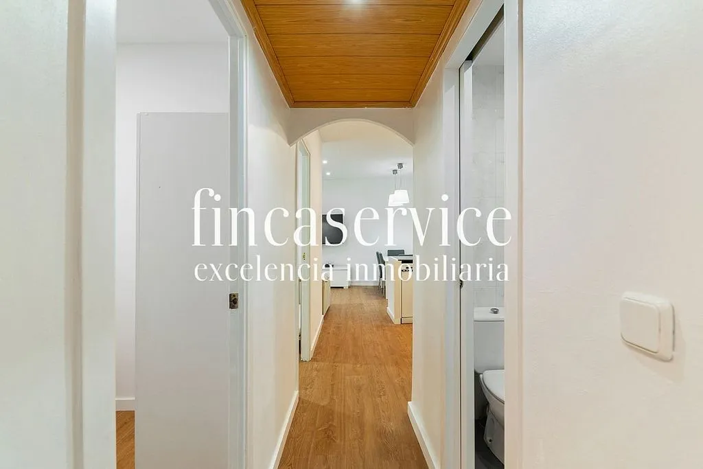 Esik - Flat with Two Accesses in Sants, Barcelona
