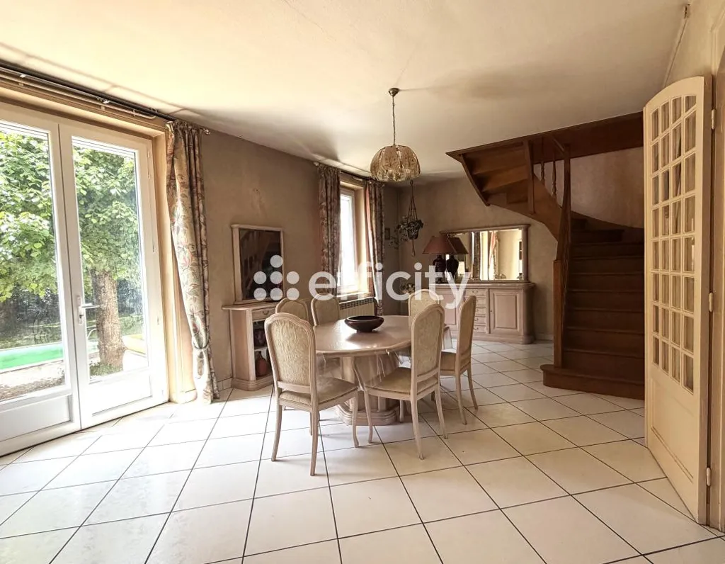 Salle à manger - Maison avec Piscine à Jassans-Riottier