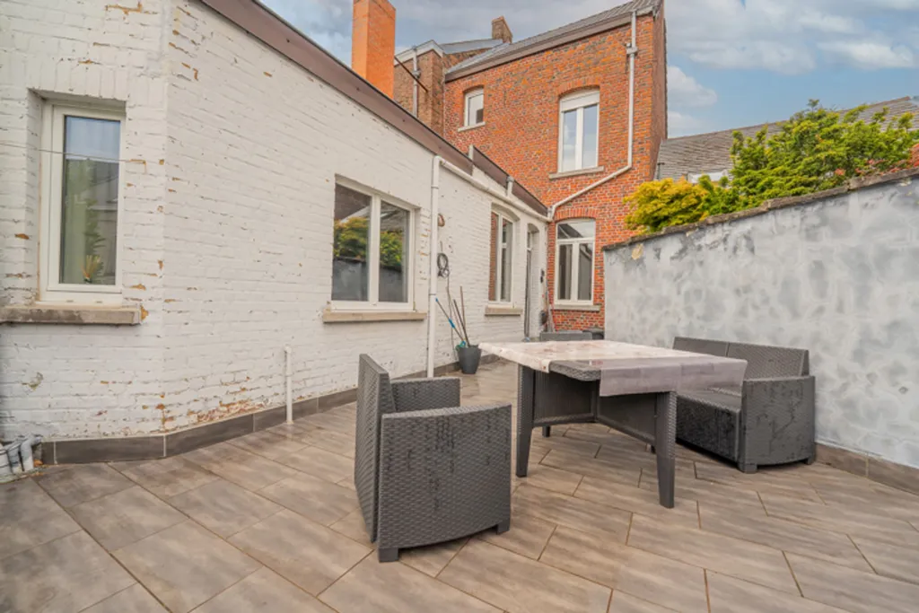 Terrass - Renovated Master House with Cellar in Semi-Detached Setting