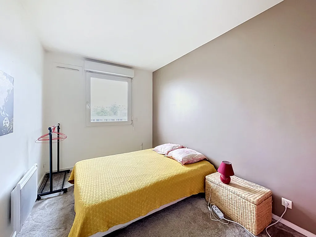 Chambres - Appartement 4 Pièces avec Terrasse à Châtillon