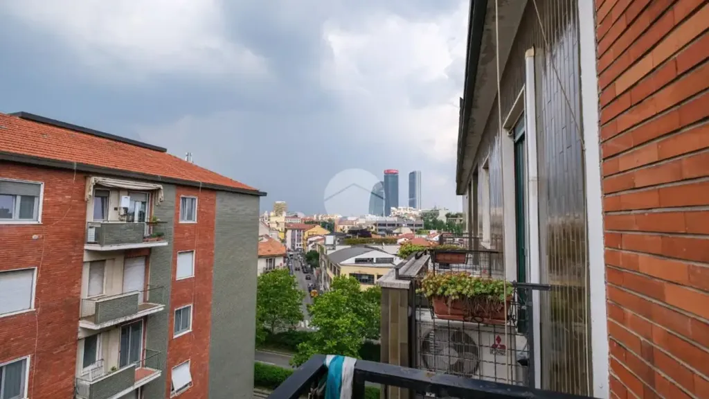 Balcony - Triplex with Double Exposure in Milan