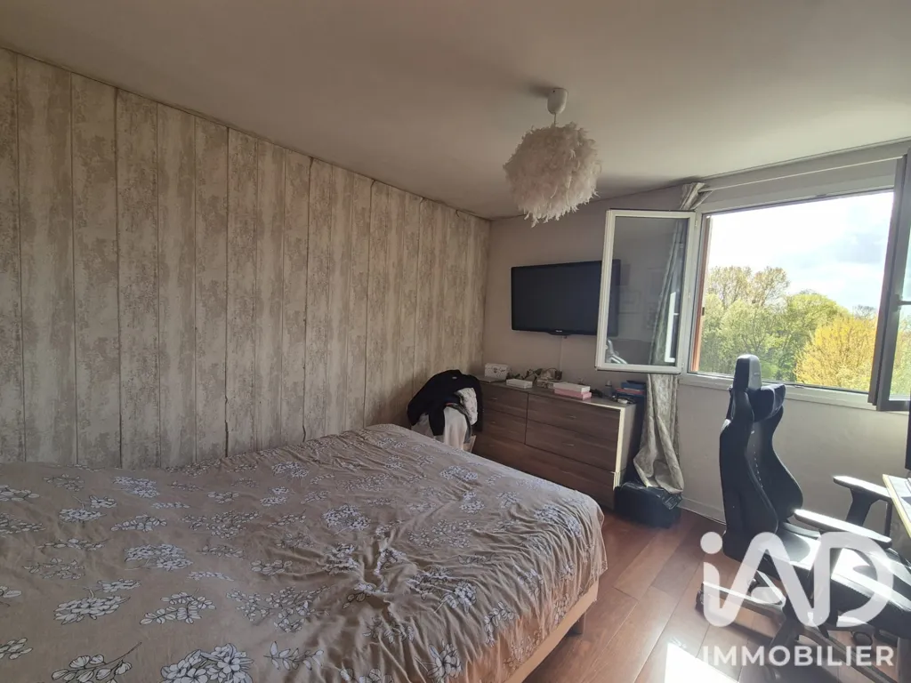 Chambres - Appartement avec Balcon dans Résidence Fermée à Brou-sur-Chantereine