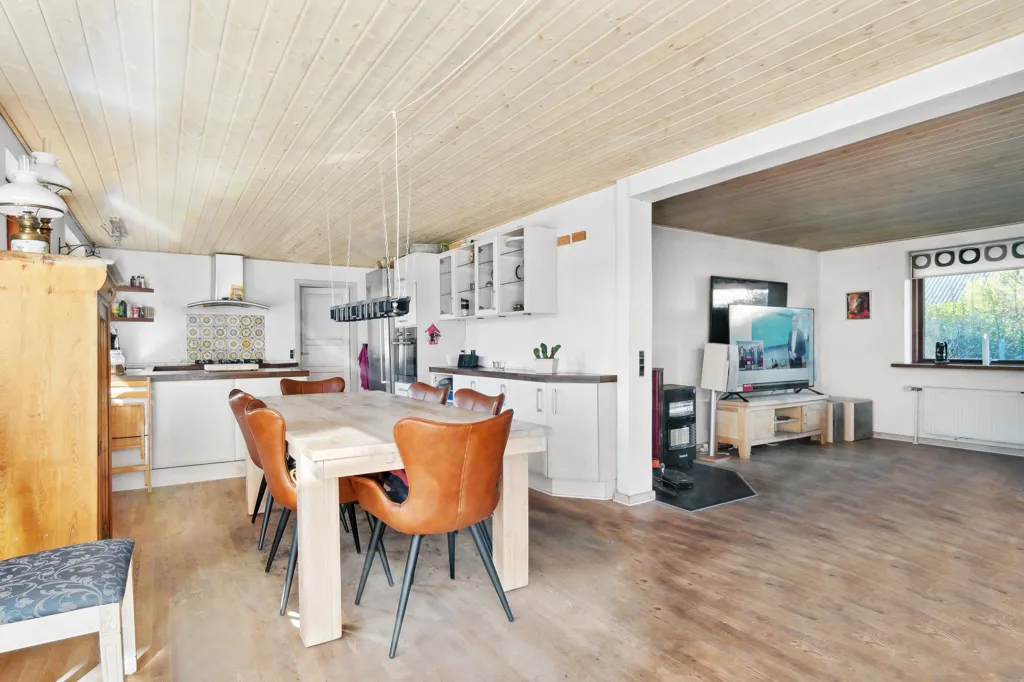 Salle à manger - Detached Villa with Garden in Brande