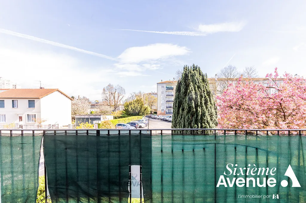 Rõdu - 3-Bed Flat with Balcony in Viry-Châtillon