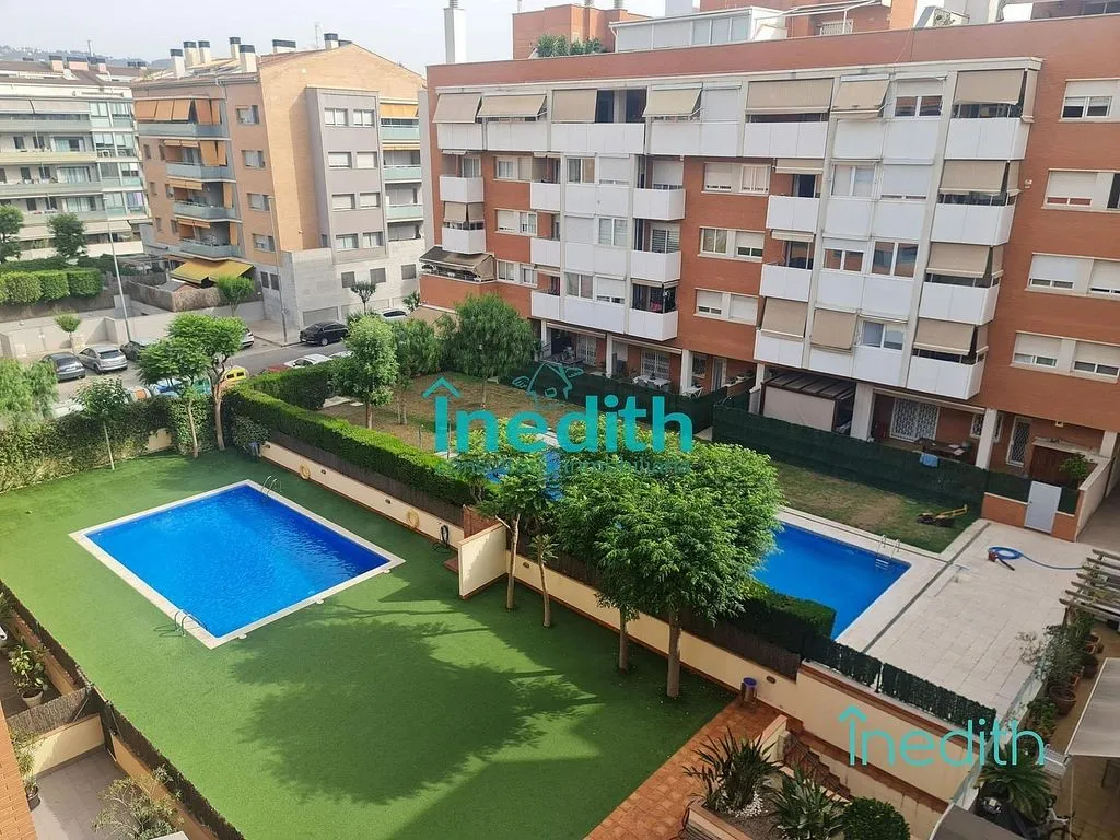 Piscine - Duplex Apartment with Pool in Central Castelldefels
