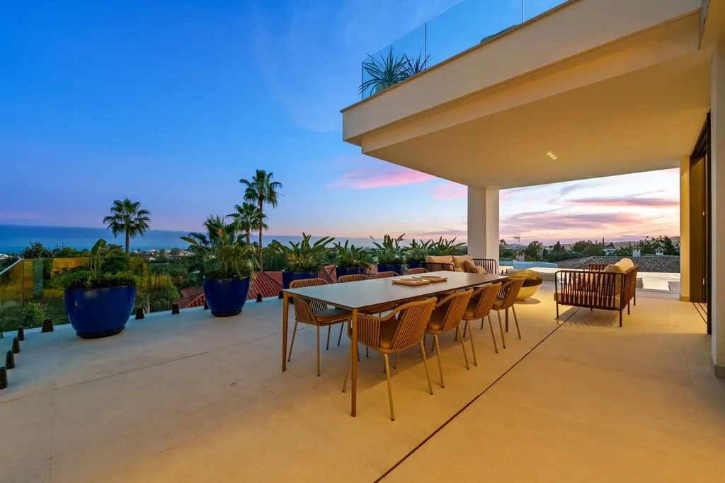 Terrass - Luxury Villa with Infinity Pool in La Quinta, Marbella