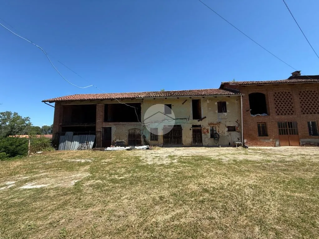 Exterior - Historic Independent House in Montafia