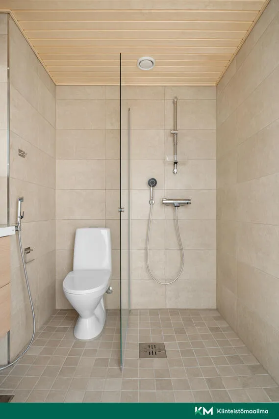 Salles de bain - Modern Apartment with Balcony in Helsinki