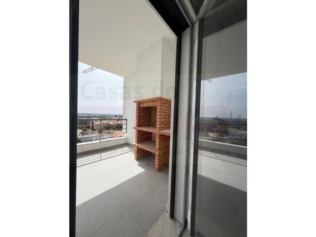 Balcon - Luxury Apartment with Garage in Seixal