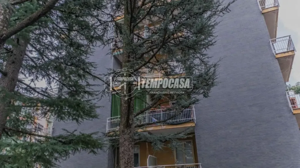 Välivaade - Triplex in Centre with Balcony in Sedriano