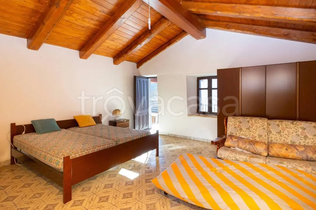 Chambres - Restructured House in Frassino Centre