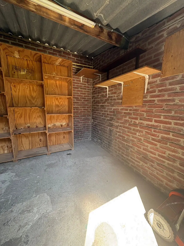 Pesuköök - Partially Renovated House with Garden in Eindhoven