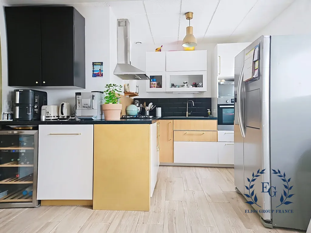 Cuisine - Maison avec Piscine et Vue Collines à Plan-d'Aups-Sainte-Baume