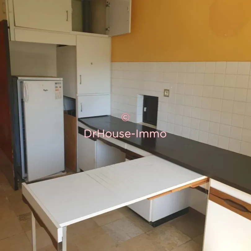 Cuisine - Maison de 7 Pièces avec Jardin à Civray