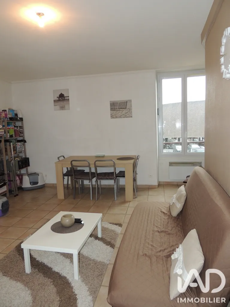 Soggiorno - City Centre 2-Bed Apartment in Arpajon