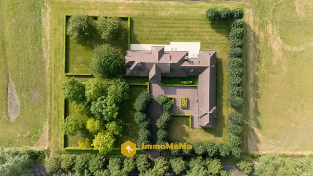 Vue aérienne - Villa avec Piscine Intérieure et Écuries à Mendonk