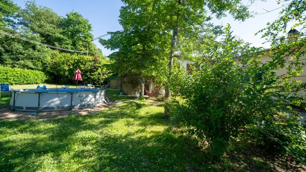 Aed - Rustic Farmhouse with Multiple Uses in Figline Valdarno