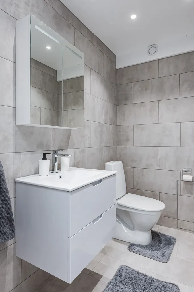 Bagni - Renovated Two-Bedroom with Balcony in Halmstad