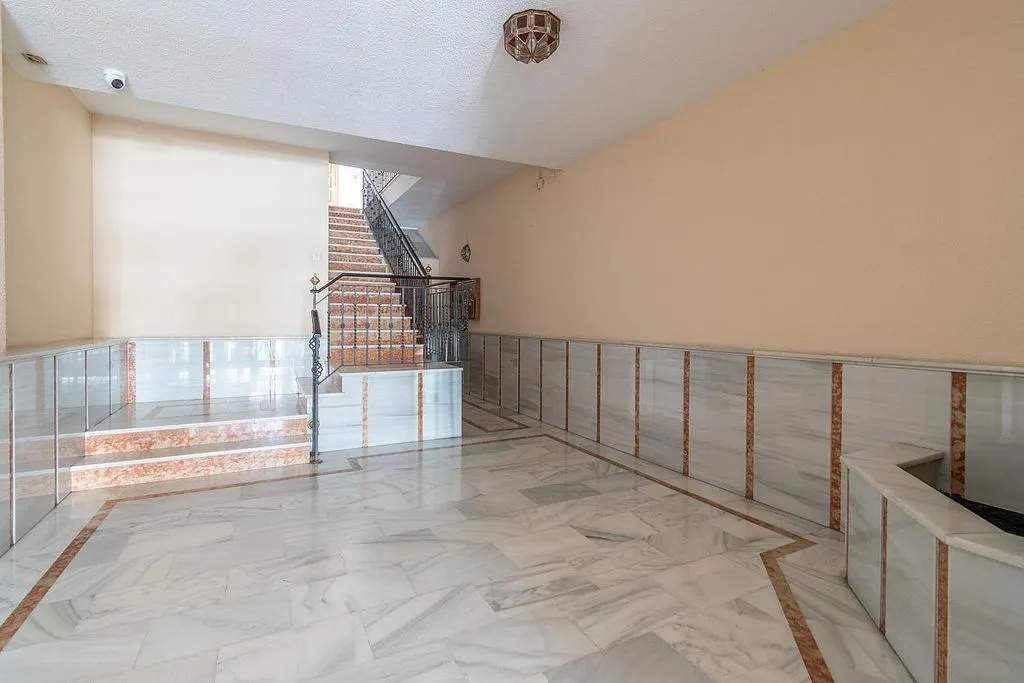 Entrée - Modern Apartment with Balcony in Armilla