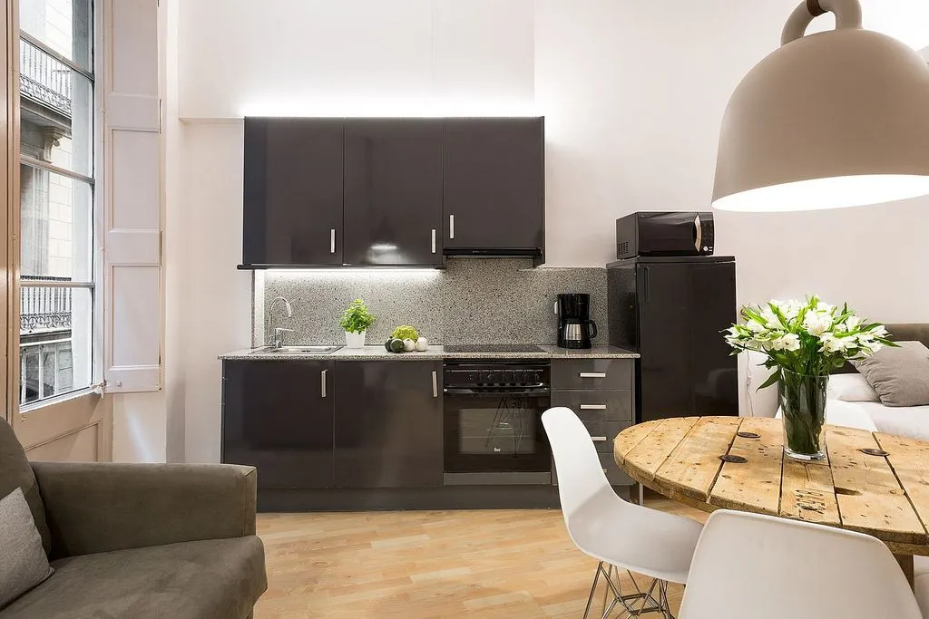 Cucina - Studio with Balcony in El Gòtic, Barcelona