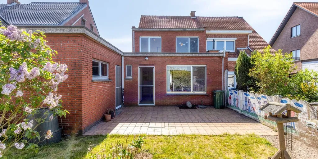 Aed - House with Garden in Hoevenen/Stabroek