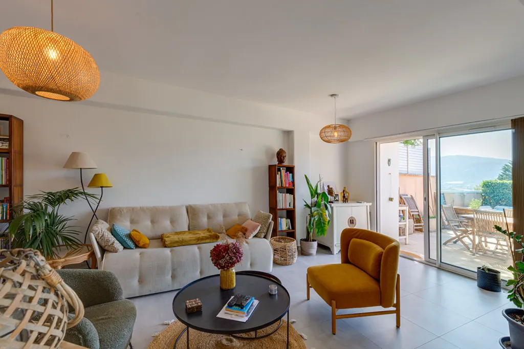 Elutuba - Renovated Apartment with Mountain View in Ballaison