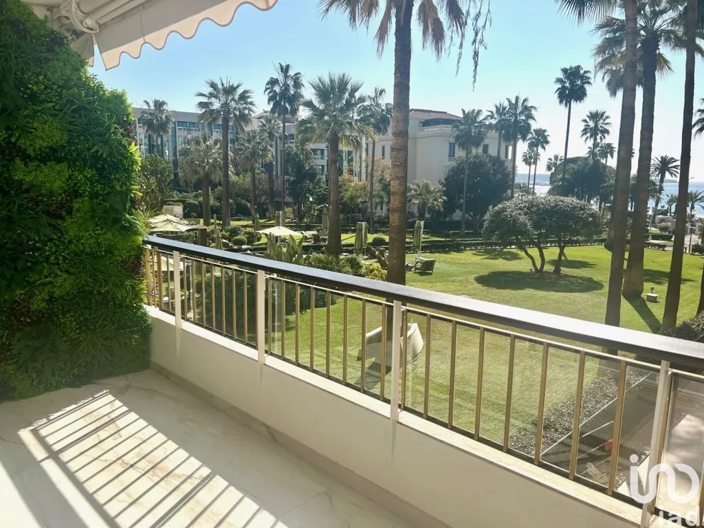 Rõdu - 2-Bedroom Apartment with Sea View in Cannes Croisette