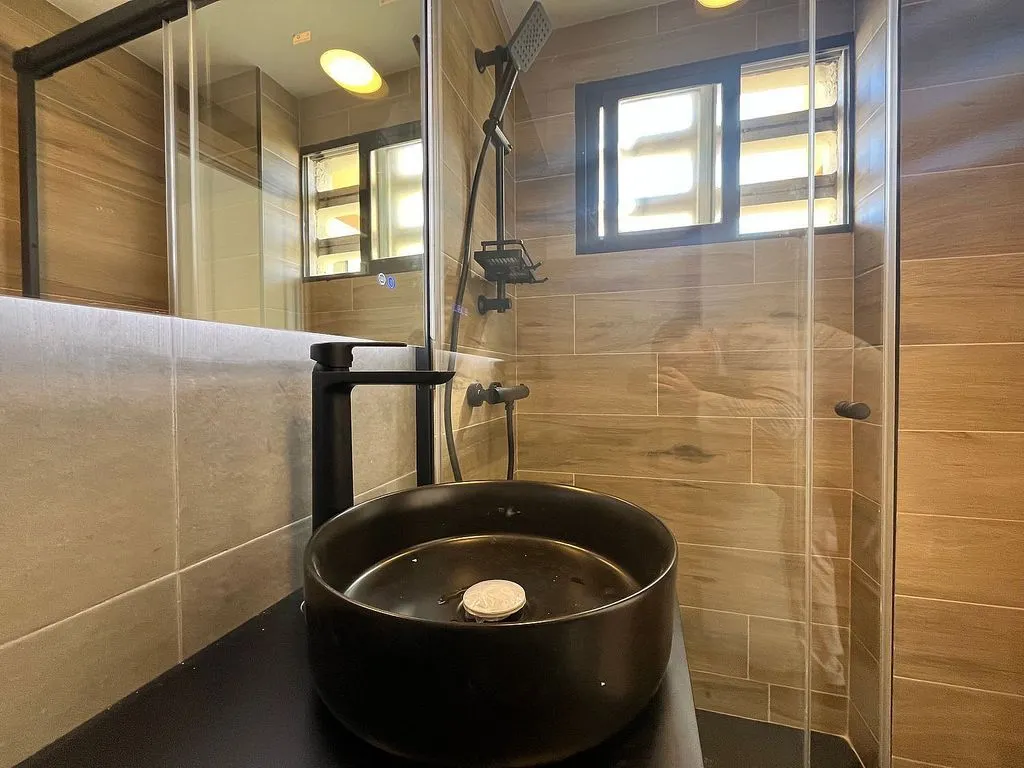 Bathrooms - Apartment with Terrace in Canillas, Madrid