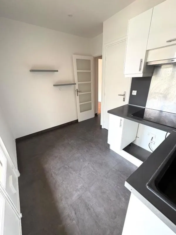 Cuisine - Appartement 1 Chambre avec Balcon à Cimiez