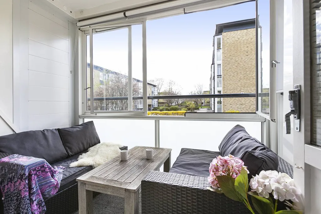 Balcon - Apartment with South-Facing Balcony in Helsingborg