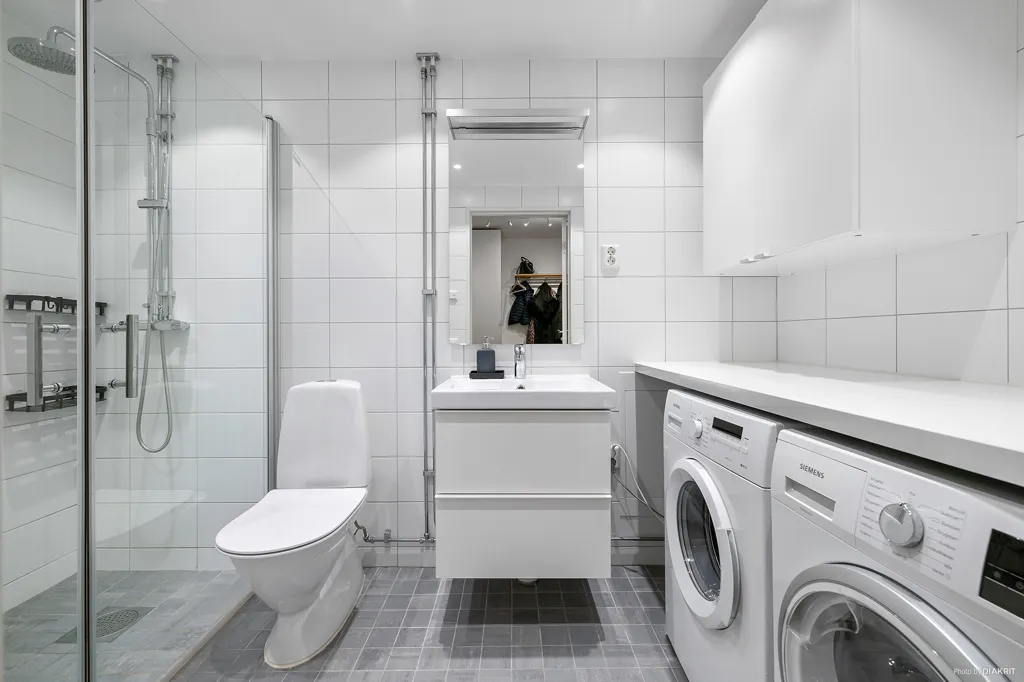 Salles de bain - Apartment with Balcony in Central Huddinge